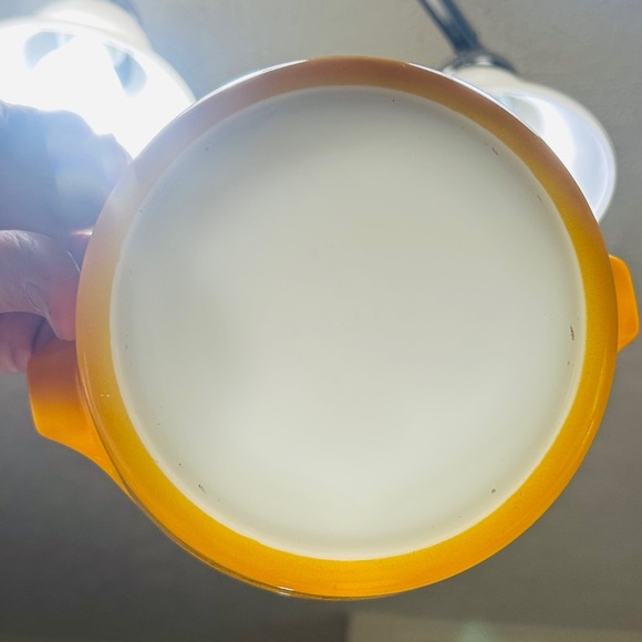 Pyrex Old Orchard 1 quart round casserole dish. #473. Great used condition. - Picture 6 of 7